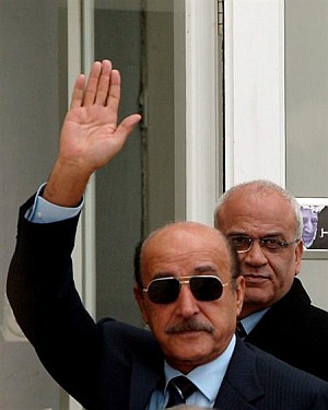 suleiman1 Foto de archivo del general Suleiman durante una visita a Ramala, Cisjordania, en diciembre de 2005. / Atef Safadi (Efe)