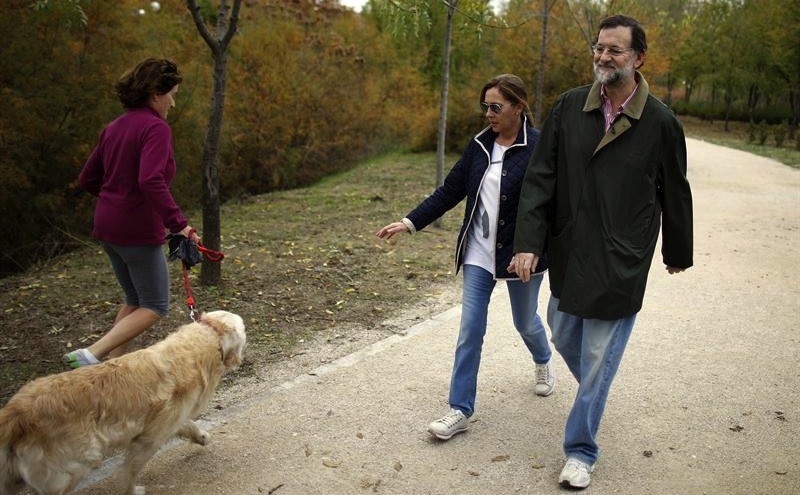 Rajoy y su esposa (jornada de reflexión)