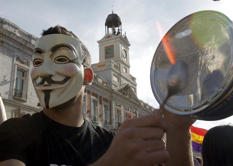 Cacerolada del 15M en Sol