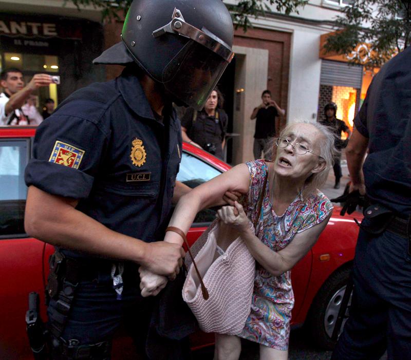 Arresto funcionaria