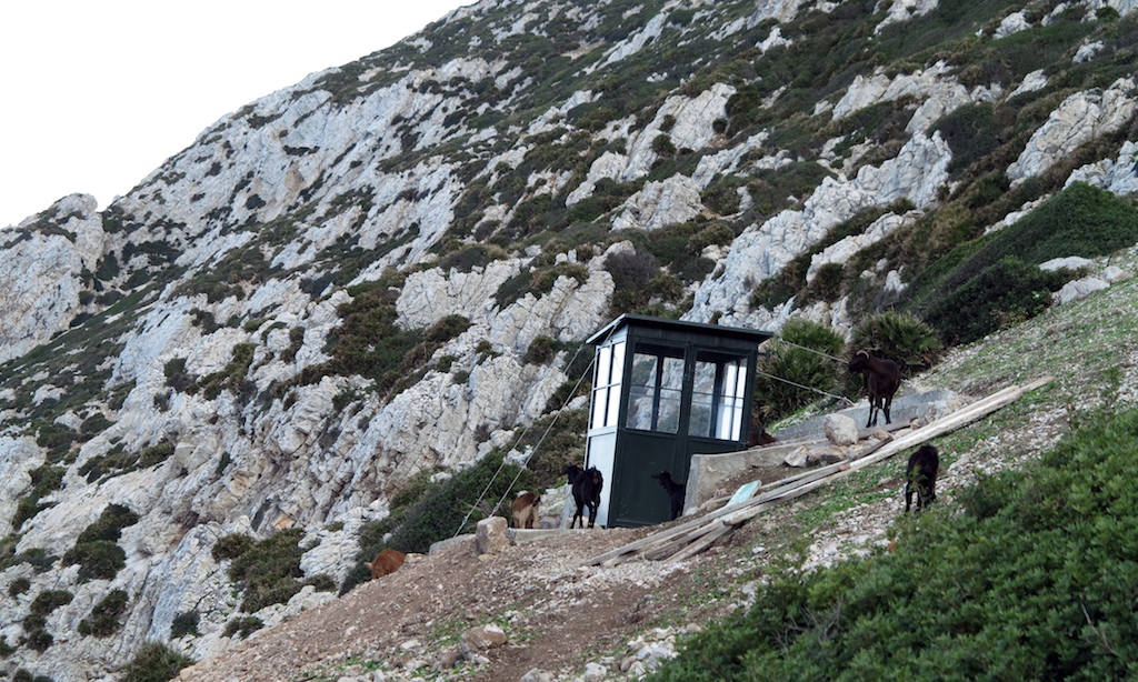 Cabina frente a la isla de Perejil