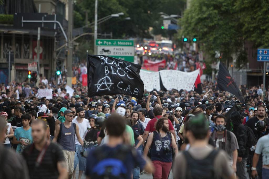 Vista_general_marcha_Sao_Paulo_contra_Copa_Mundo_Fútbol