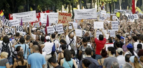 Imagen de la marcha de parados que concluyó con una manifestación en las calles de Madrid el pasado 21 de julio. / Zipi (Efe)  
