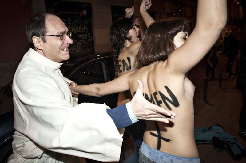 Femen_parroco_Rouco_aborto_libre_3