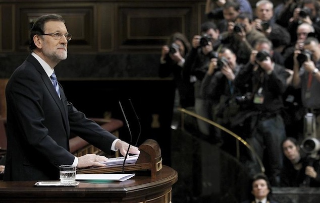 El presidente del Gobierno, Mariano Rajoy, esta mañana, momentos antes de inciar su intervención durante el debate sobre el Estado de la Nación. / Chema Moya (Efe)