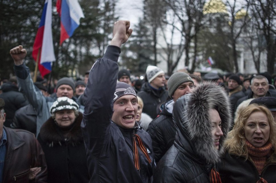 Crimea_manifestantes_prorrusos
