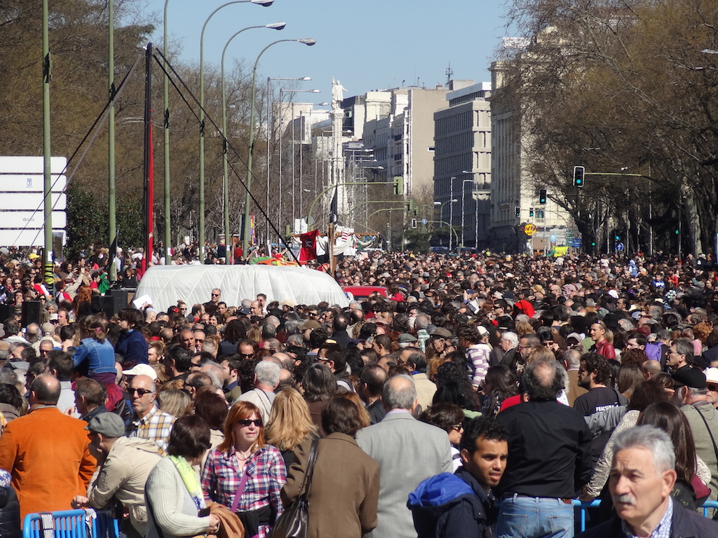 El Paseo de la Castellana, entre Cibeles y Colón, durante la fiesta 'En Defensa de la Cultura'. / Reportaje fotográfico: F. F.