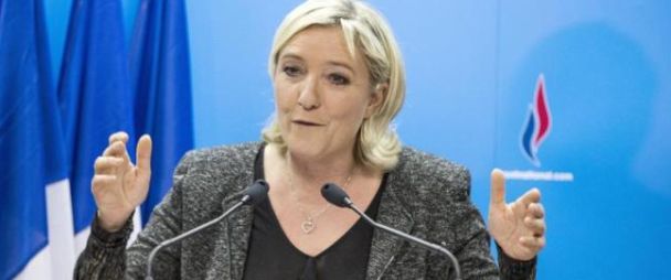 La dirigente ultraderechista francesa Marine Le Pen, el pasado domingo, durante una rueda de prensa tras conocer los resultados de la primera vuelta de las elecciones municipales francesas. / Efe