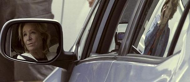 Imagen de archivo de Esperanza Aguirre abandonando en coche la Asamblea de Madrid. / Efe