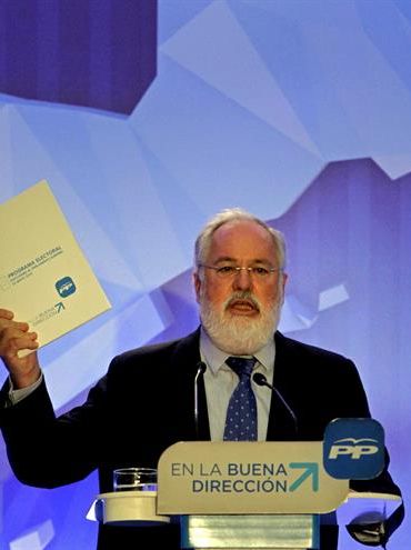 El ministro de Medio Ambiente, Miguel Arias Cañete, en una imagen de archivo. / Efe