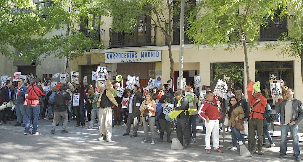 Jornada_de_escrache_carteles