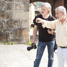 El director del filme con Gabriel Toimil, quien falleció el 2 de mayo y aporta su testimonio en la película sobre el fusilamiento de su abuela, Amada García 