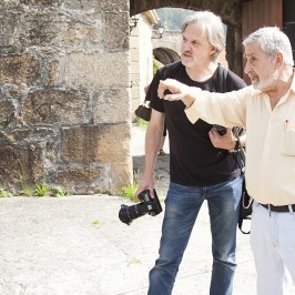 El director del filme con Gabriel Toimil, quien falleció el 2 de mayo y aporta su testimonio en la película sobre el fusilamiento de su abuela, Amada García