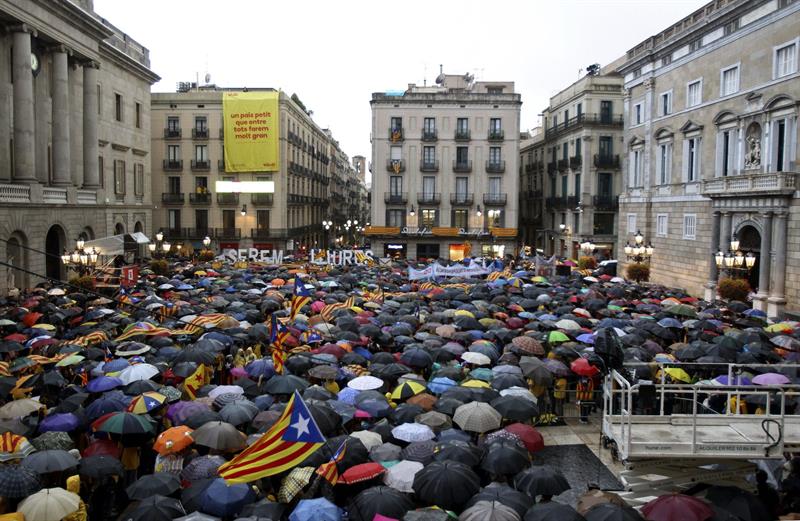 Plaza_Sant_Jaume_miles_catalanaes