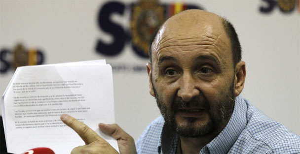 Sánchez Fornet, en la rueda de prensa del 22 de noviembre de 2012 en la que denunció la supuesta trama corrupta de Cataluña. /Efe