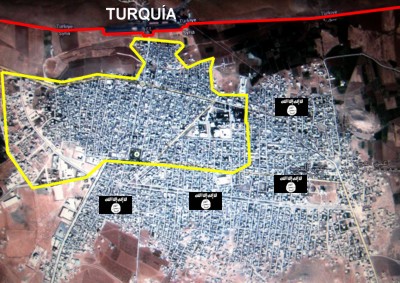 La línea amarilla delimita el área urbana bajo control de las YPG. / Manuel Martorell
