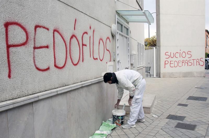 Pintadas_contra_pedofilia