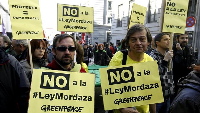 Imagen de una protesta contra la 'ley mordaza' celebrada en Madrid el pasado mes de febrero. / Efe
