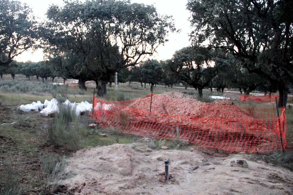 Hasta cinco sondeos se ven aquí con sus muestras abandonadas./ Stop Uranio