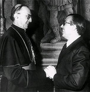 Marcelino Oreja y el cardenal Villot, durante la firma del tratado entre España y la Santa Sede en 1979. / Efe