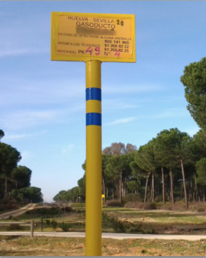 Cartel del gasoducto en el corazón del parque de Doñana. / WWF