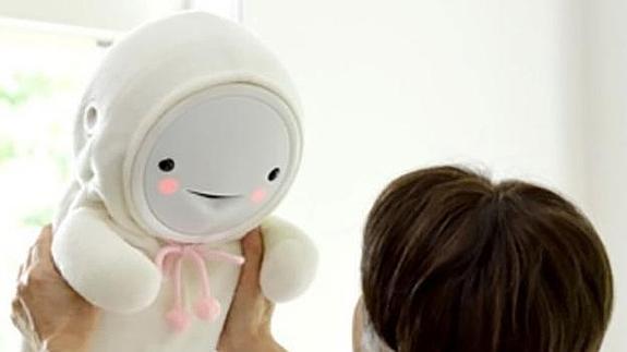 Imagen de 'Smiby', el bebé robot que causa furor entre los japoneses. / Efe