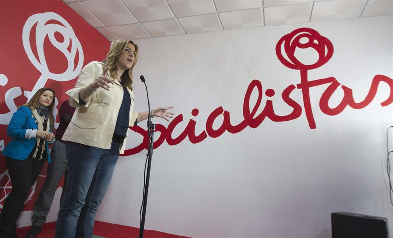 Susana Díez, este jueves, durante la inaugurción de la sede del PSOE en el municipio sevillano de Badolatosa. / José Manuel Vidal (Efe)