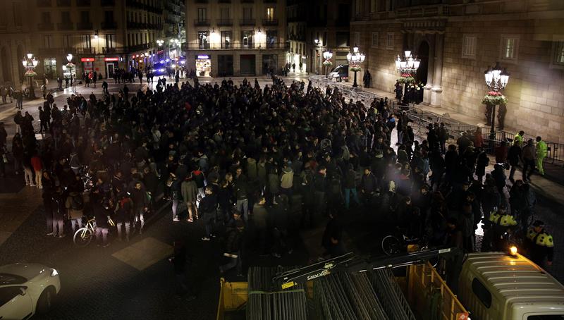 Protestas condenas asalto parlament