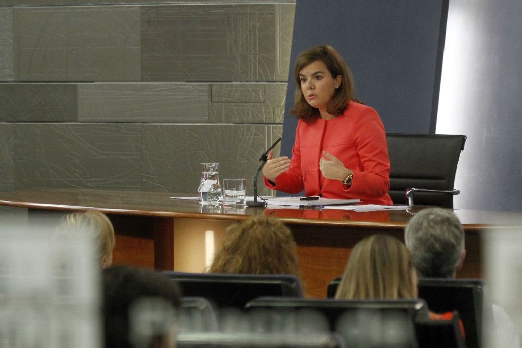 La vicepresidenta Soraya Sáenz de Santamaría, en una de sus comparecencias semanales tras la reunión del Consejo de Ministros. / lamoncloa.gob.es