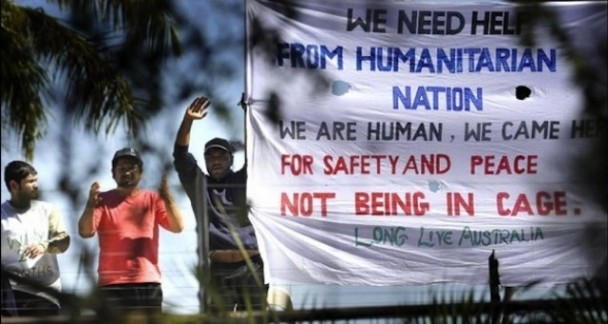 Protesta de refugiados hacinados en el centro de la isla Nauru. (Indymedia.org)