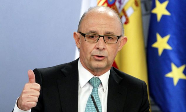 El ministro de Hacienda, Cristóbal Montoro, en una comparecencia de prensa tras el Consejo de Ministros. / Efe