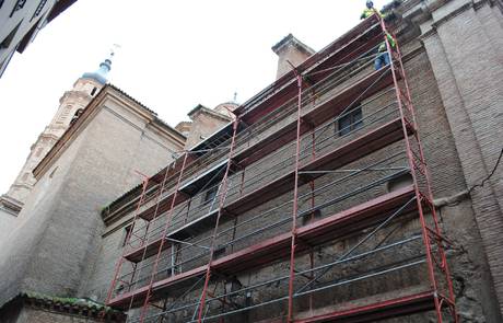 Imágenes restauración fachada iglesia Calatayud