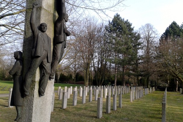 Parte del cementerio de Berlín donde están enterradas varias de las víctimas de la Operación Bolero. / Manuel martorell