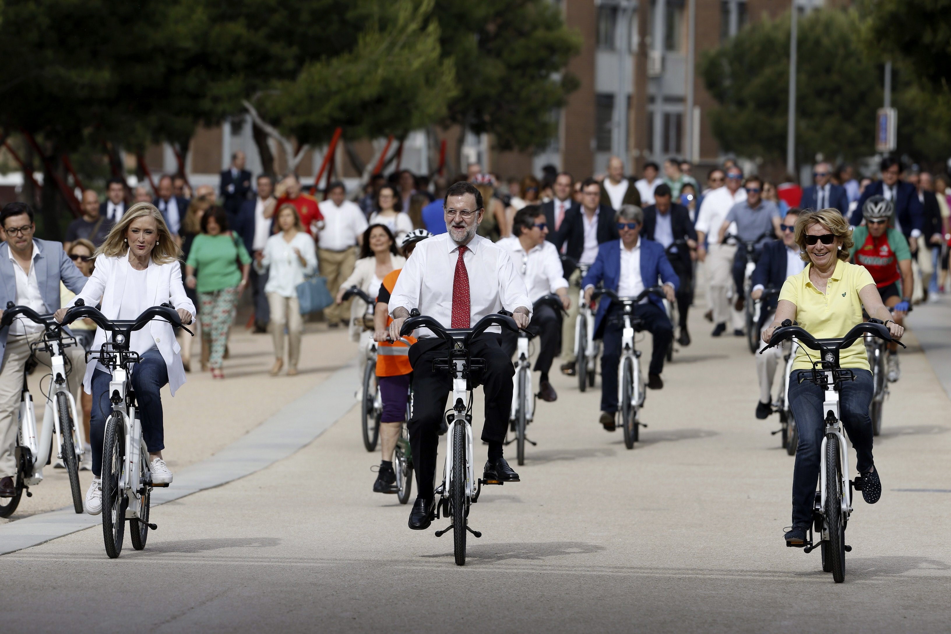 Rajoy_Aguirre_Cifuentes_bicicleta_Efe