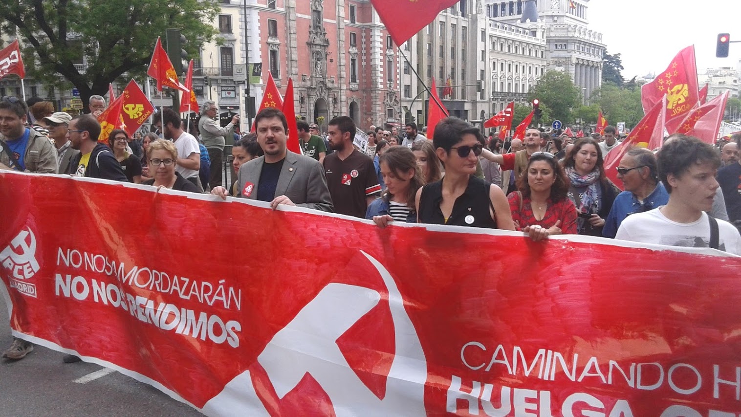 Pancarta del PCE en la manifestación. / Fotos: Miguel Muñoz