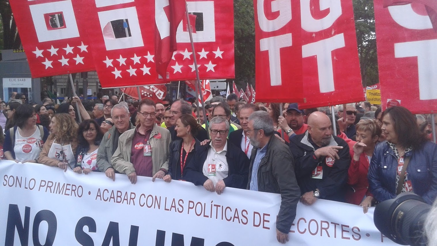 Dirigentes políticos como Cayo Lara, Gabilando o Antonio Miguel Carmona, en la cabecera de la manifestación. / Fotos: Miguel Muñoz