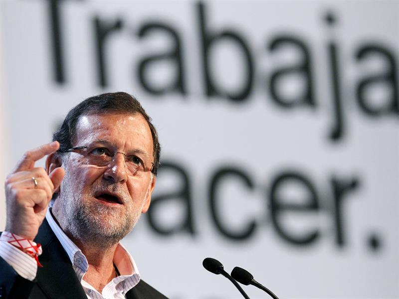 Mariano Rajoy, el pasado sábado, durante un acto electoral celebrado en Santander. / Esteban Cobo (Efe)