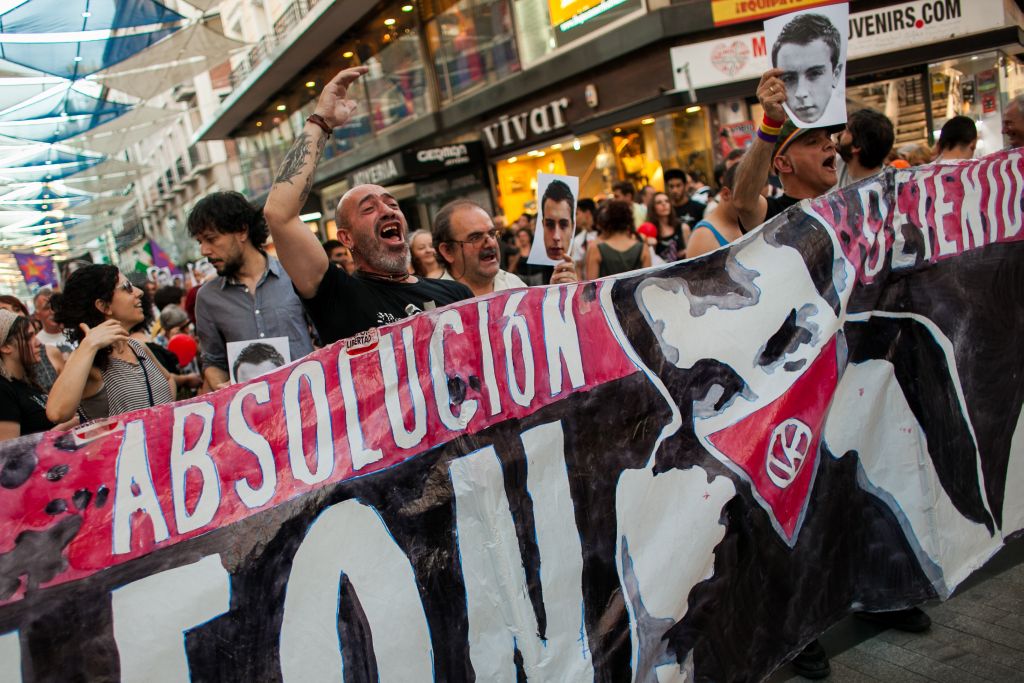 Otra de las pancartas de la manifestación de ayer sábado pidiendo la absolución de Alfon.