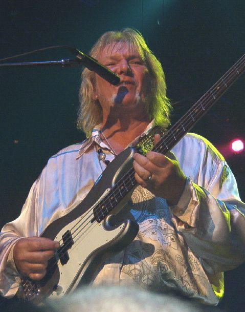Imagen de Chris Squire durante una actuación en el año 2003. / Wikipedia