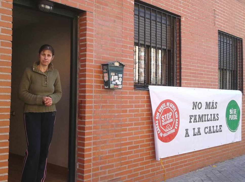 La paralización del desahucio de Mariya fue una de las últimas acciones de la PAH durante el mandato de Ana Botella. / Sato Díaz