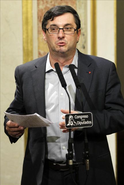 José Luis Centella, portavoz de la Izquierda Plural en el Congreso, en una comparecencia ante los periodistas. / Efe