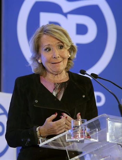 La presidenta del PP de Madrid, Esperanza Aguirre, ayer, durante su intervención en el Foro Madrid. / Mariscal (Efe)