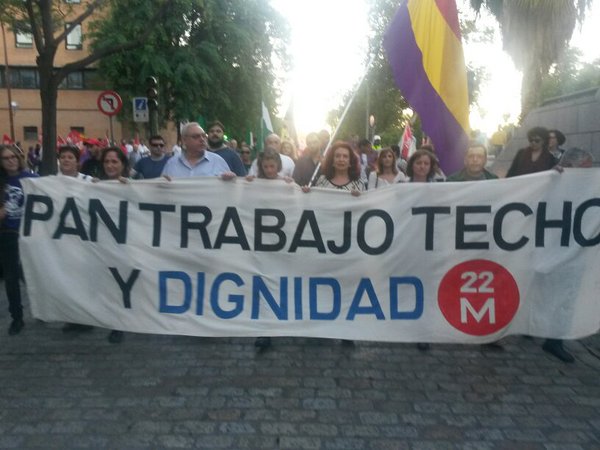 Imagen de la concentración en Sevilla. / @iusevillaciudad