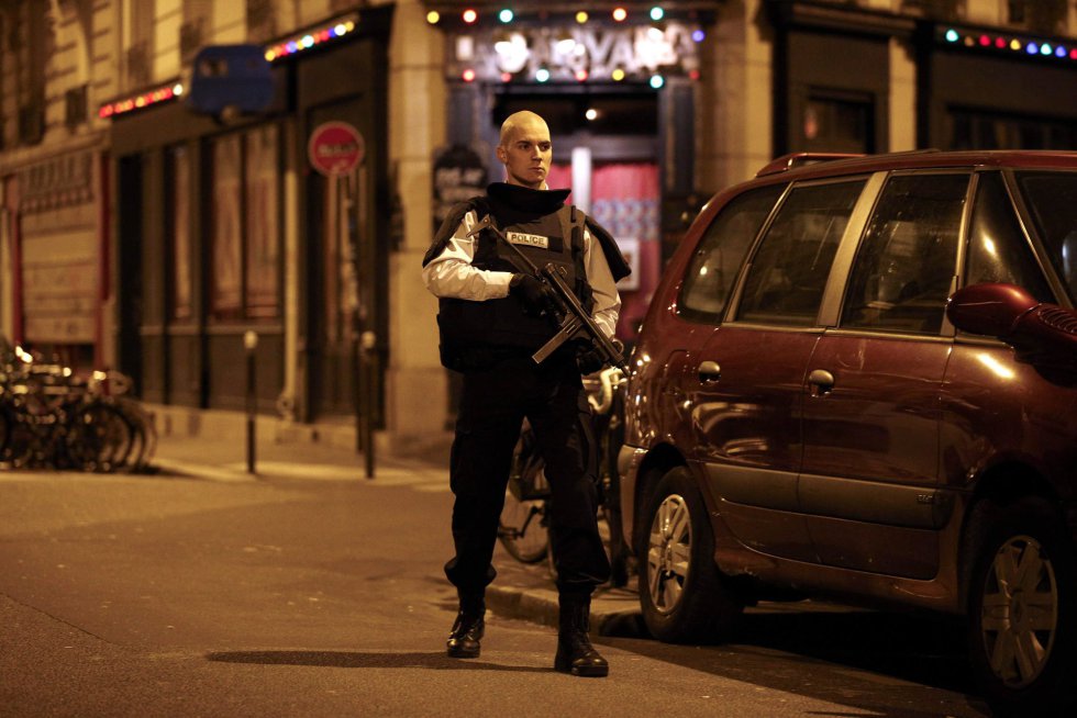 polcía_arma_atentados_París