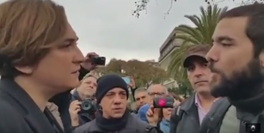 Captura del vídeo de la conversación entre Ada Colau y Óscar Sánchez, portavoz de CGT en el Comité de Huelga del Metro de Barcelona. / Prodig0Tv