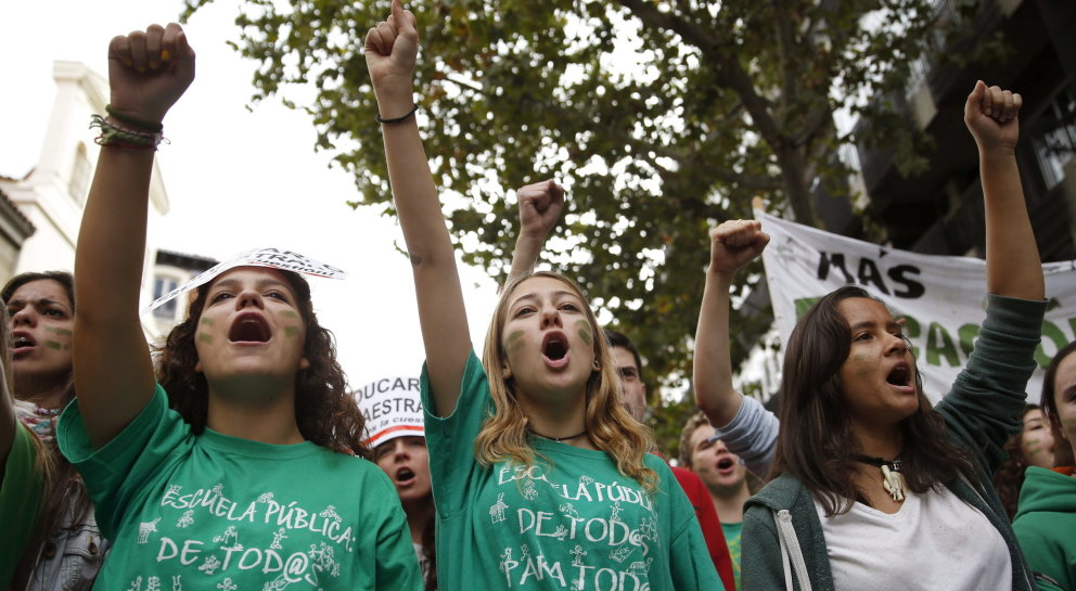 Imagen de archivo de una de las manifestaciones celebradas en Madrid en contra de la LOMCE. / Efe