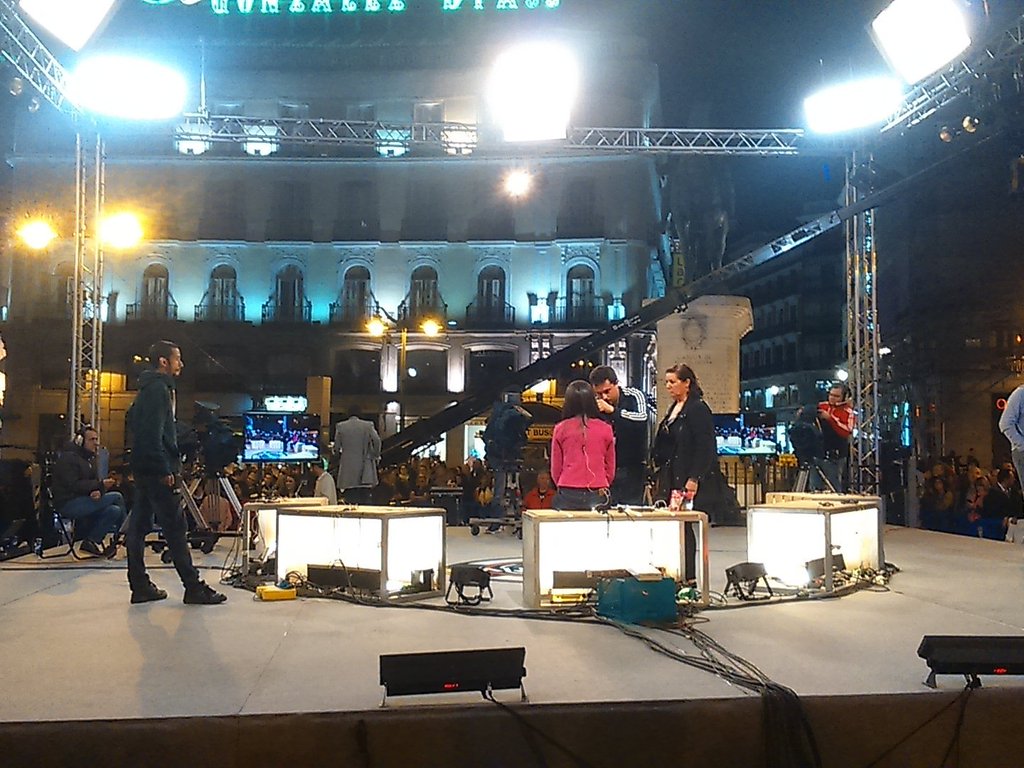 Plató en la Puerta del Sol que montó La Sexta para emitir el programa "El Objetivo", con la periodista Ana Pastor./@ahorapodemos (Twitter)