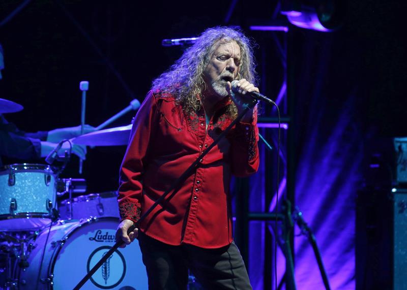 Robert Plant, durante su actuación el pasado 14 de julio en las 'Noches del Botánico' junto a su banda The Sensational Spaceshifters. / Kiko Huesca (Efe)