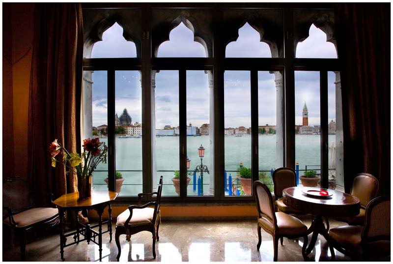 Vistas de la Plaza de San Marco, el Campanile y el Palacio Ducal desde la fabulosa suite Dogaressa del Palazzo Vendramin en el Hotel Belmond Cipriani.