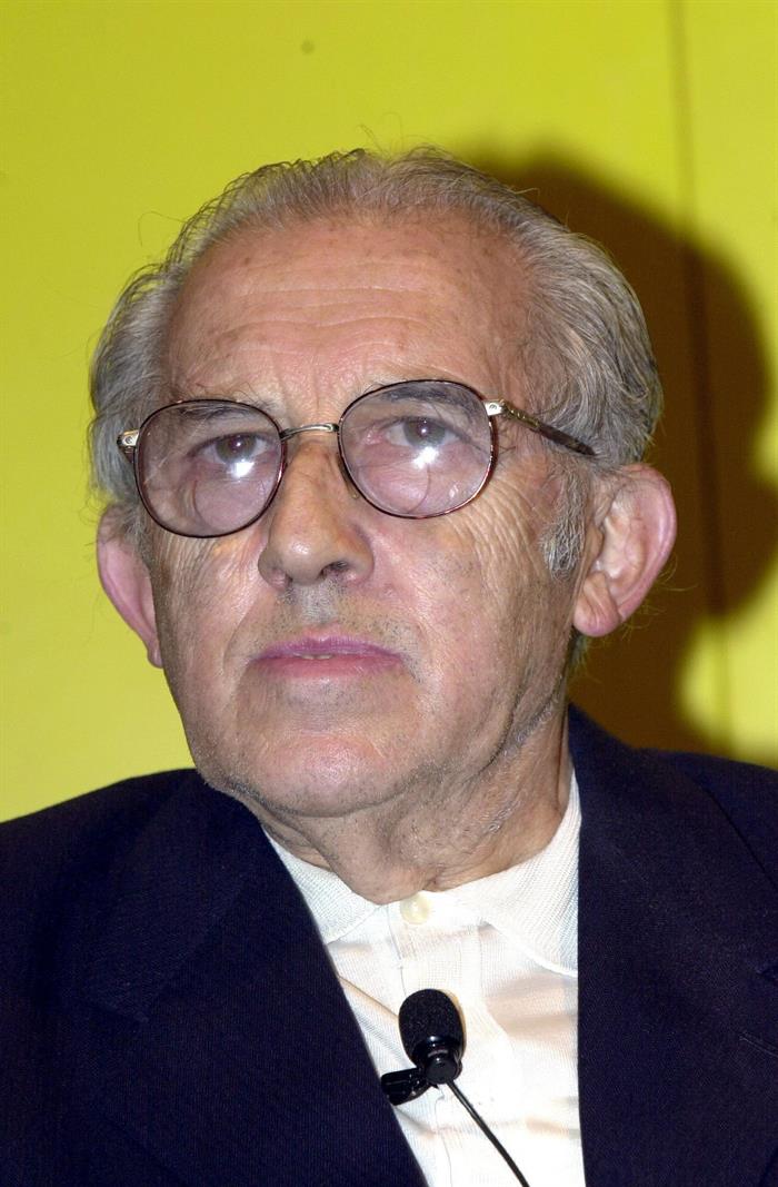 Imagen de archivo del filósofo riojano Gustavo Bueno, que falleció ayer a loas 91 años. / Sergio Barrenechea (Efe)